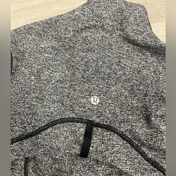 Lululemon Bbl jacket size 4 - Picture 2 of 3